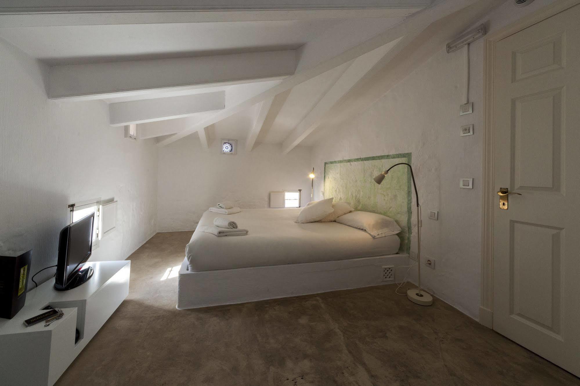 971 Con Encanto Hotel 3*